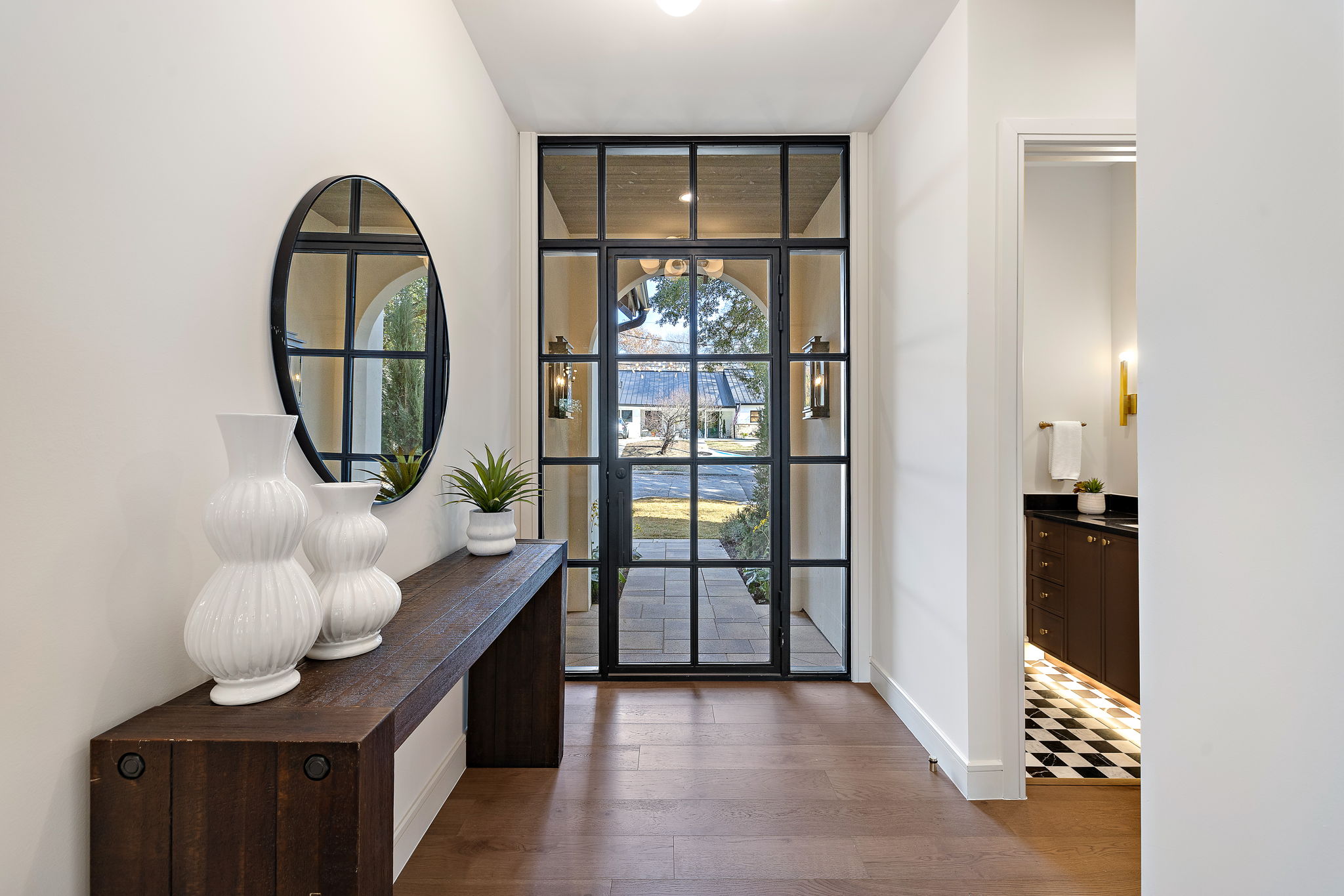 2705 Warren Street Austin, TX 78703 - Photo 3 of 39 a view of a interior in the house