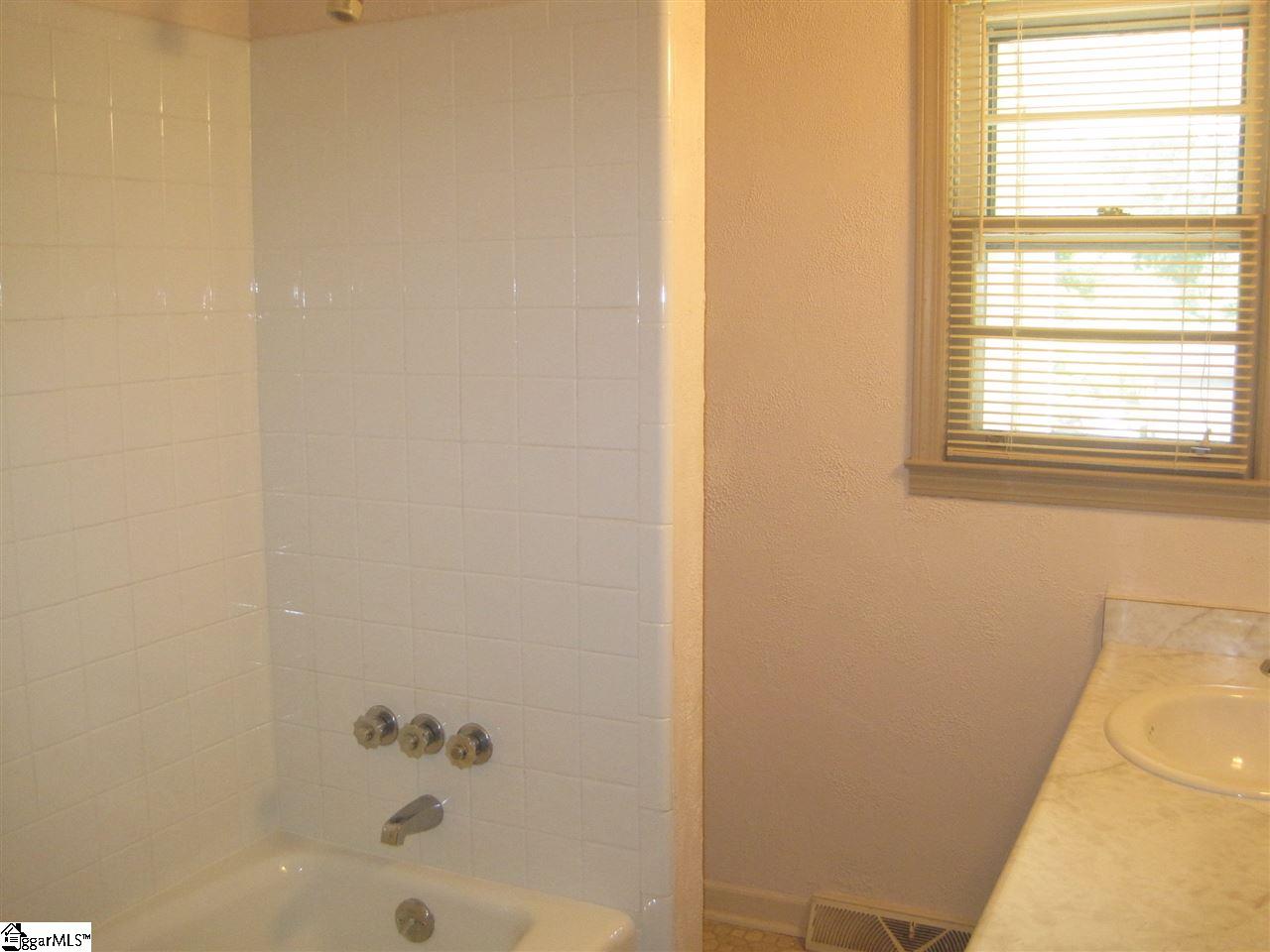 302 Timberlane Road Greer, SC 29651 - Photo 14 of 19 Gallery Image 14