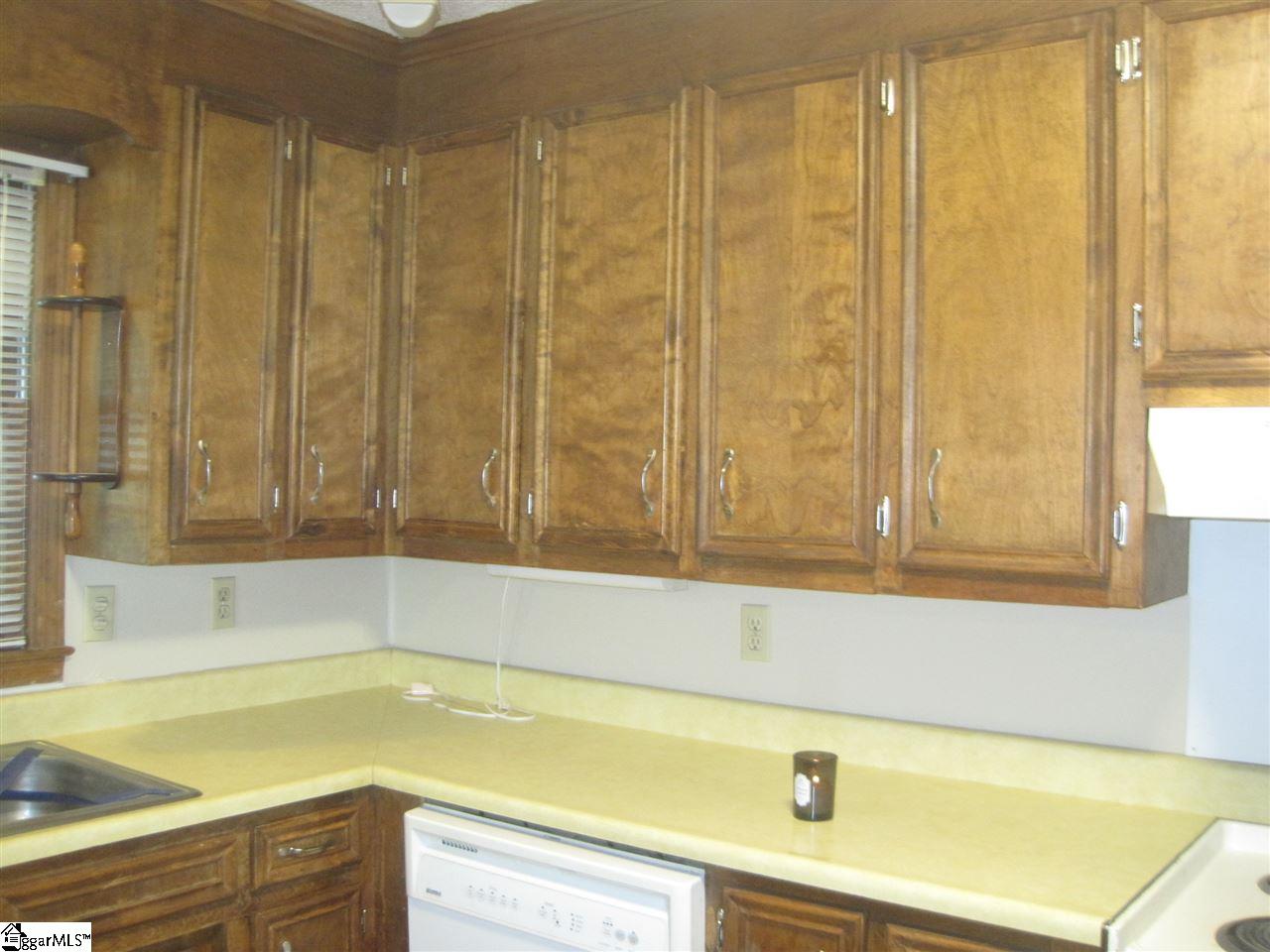 302 Timberlane Road Greer, SC 29651 - Photo 6 of 19 Gallery Image 6