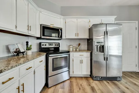 $514,900 | 6806 Anchorage Lane, Hixson, TN 37343