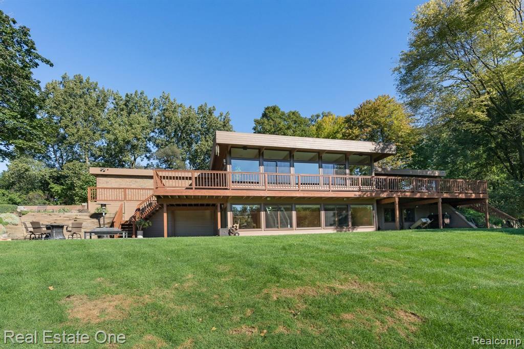 2083 Bonnie Brae Street Rochester Hills, MI 48309 - Photo 21 of 26