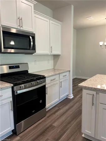 $1,875 | 914 Lampton Court, Jamestown, NC 27282