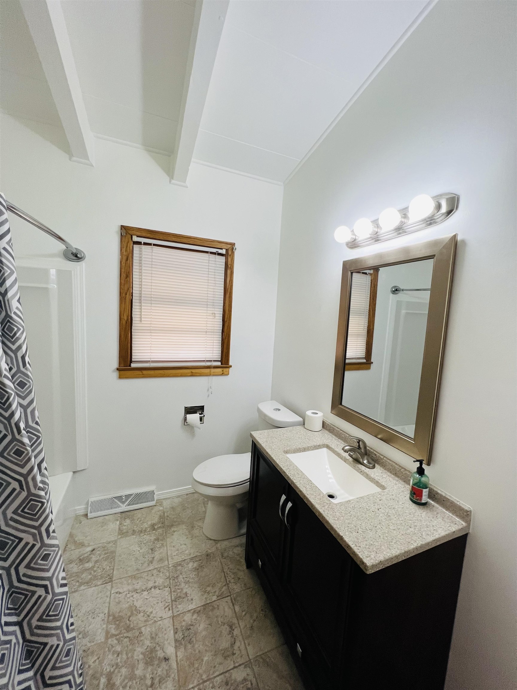 2908 Fairmount Street Wichita, KS 67220 - Photo 11 of 36