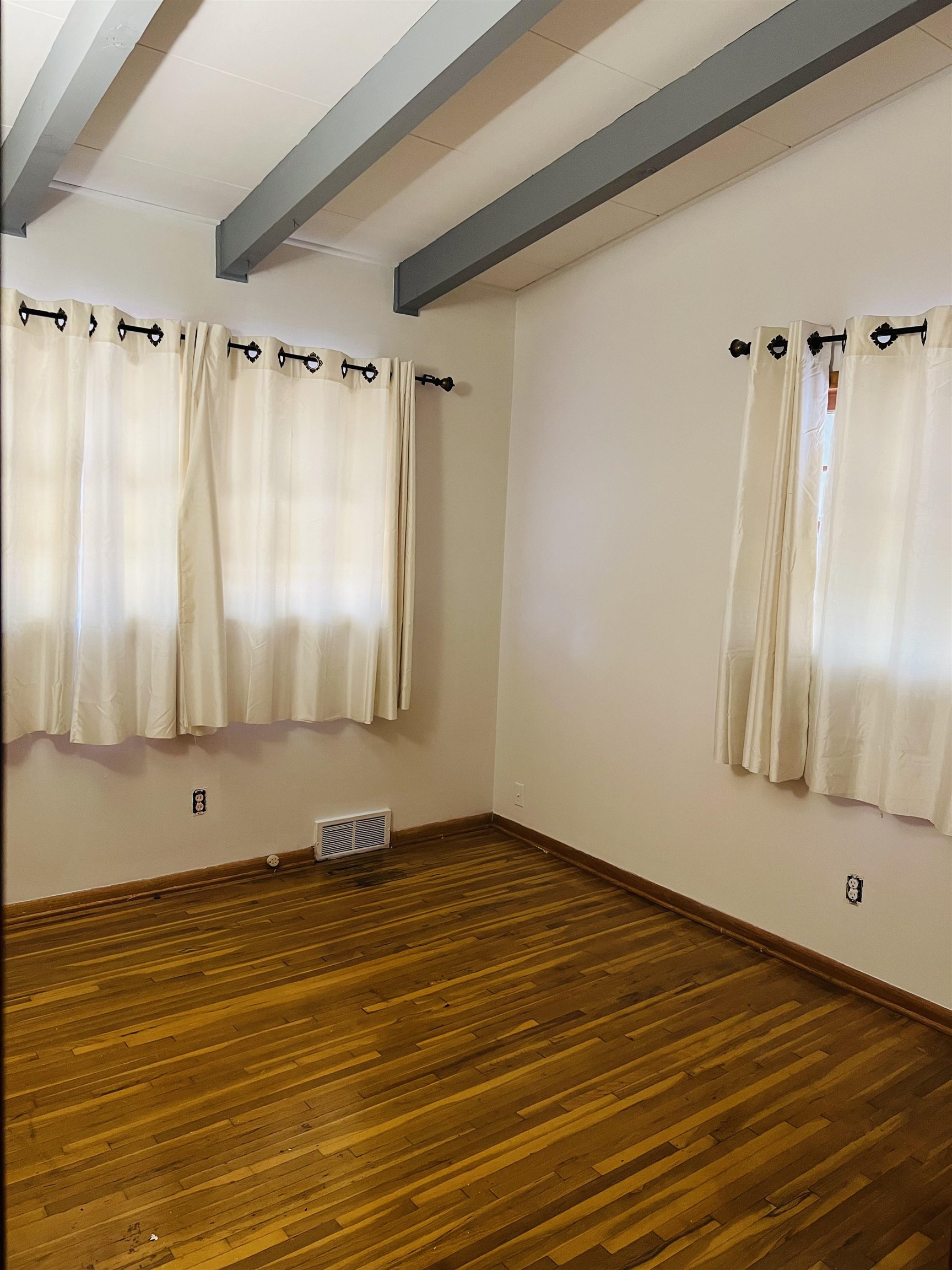 2908 Fairmount Street Wichita, KS 67220 - Photo 12 of 36