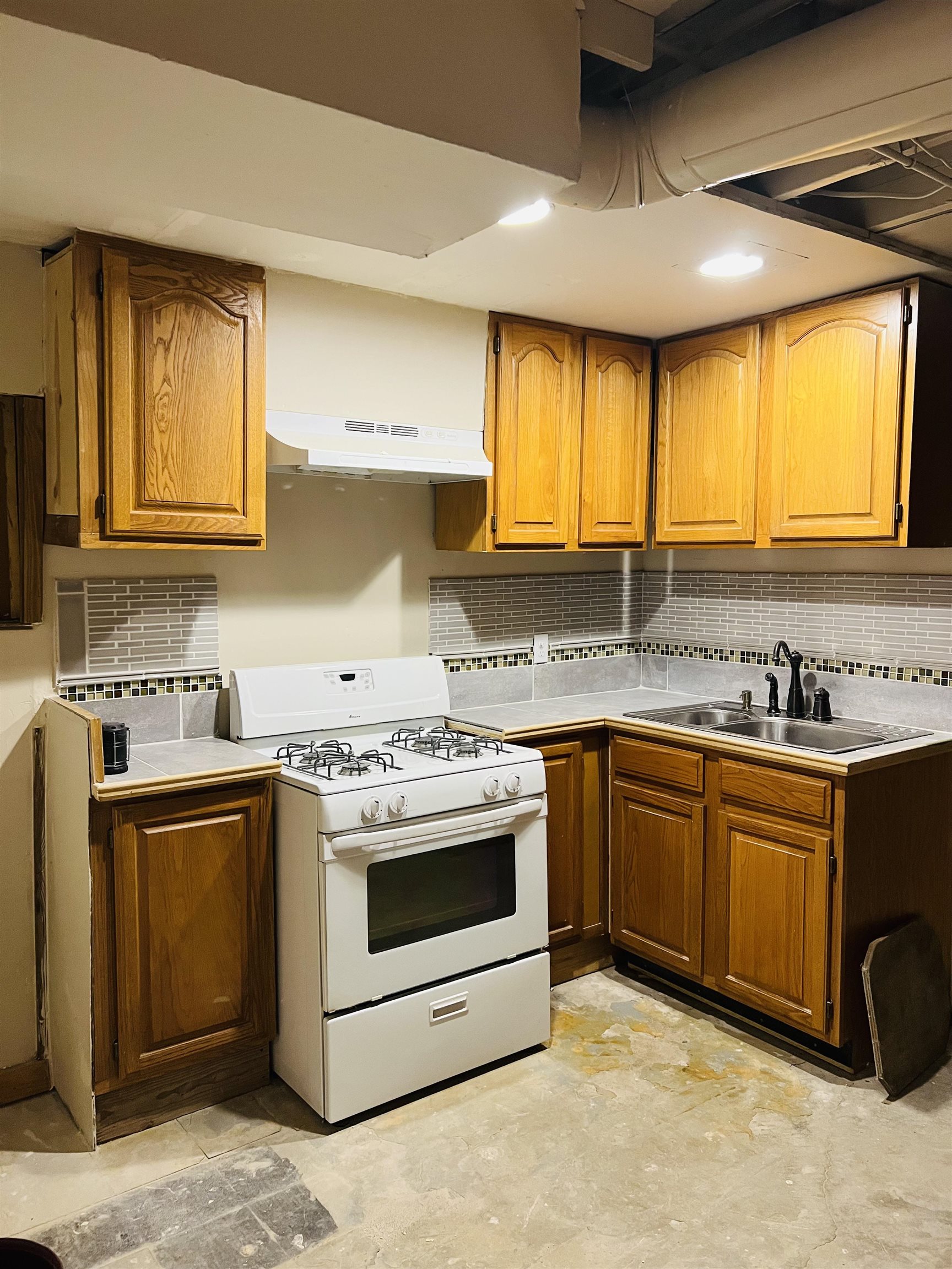 2908 Fairmount Street Wichita, KS 67220 - Photo 23 of 36