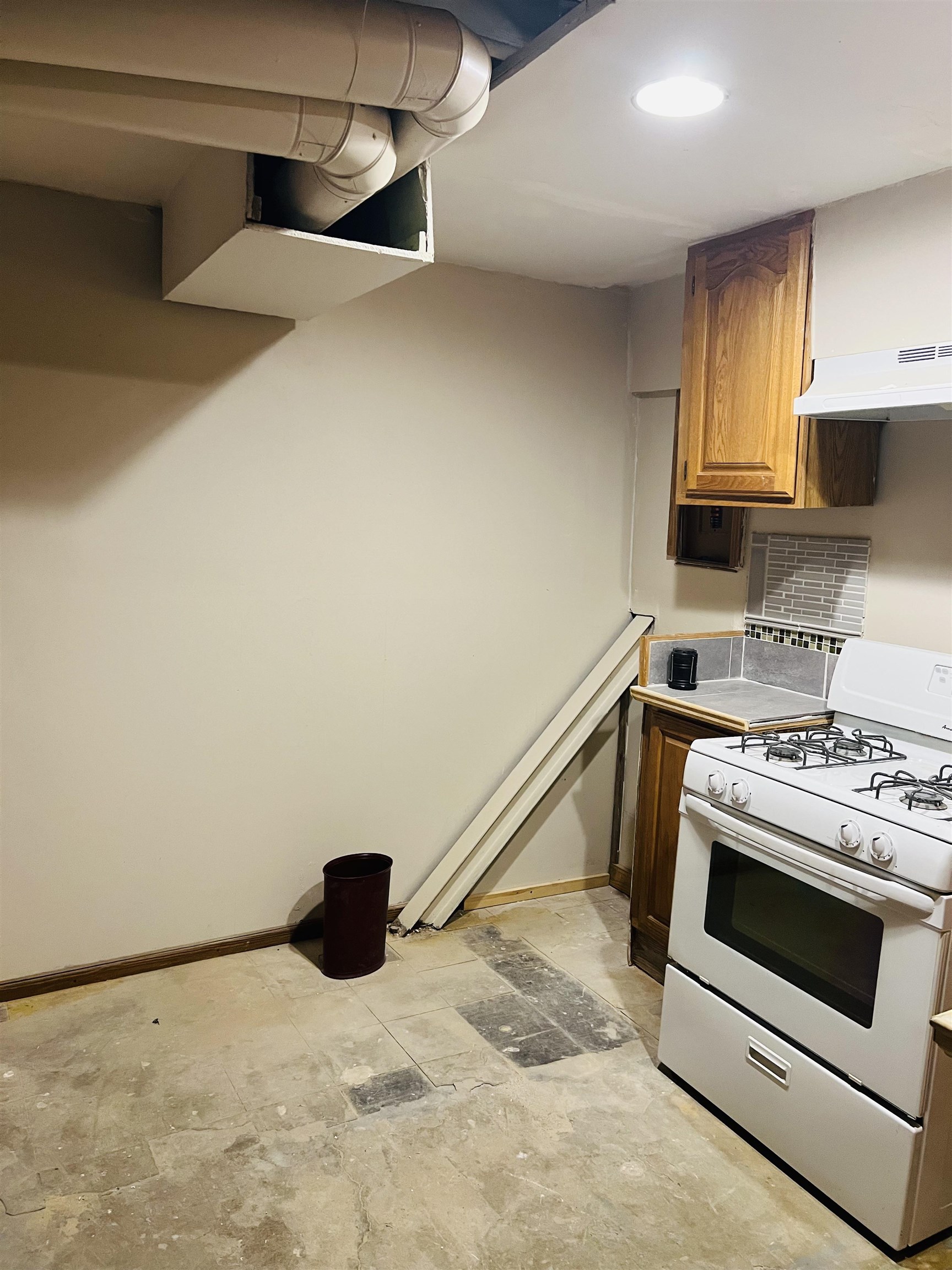 2908 Fairmount Street Wichita, KS 67220 - Photo 24 of 36