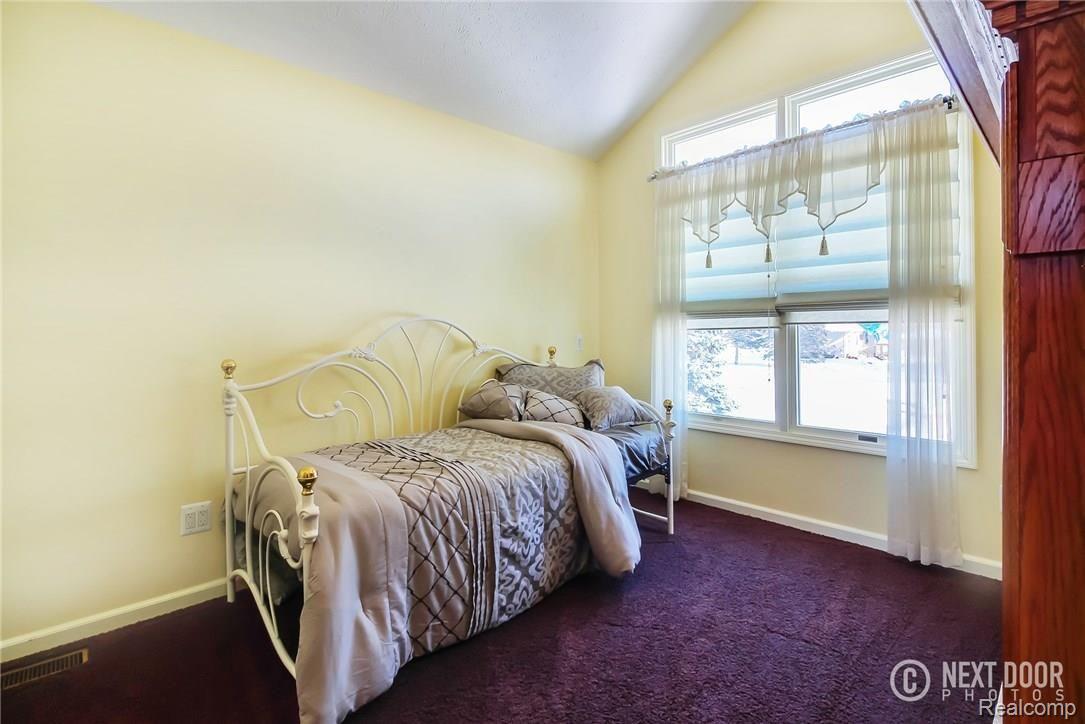 768 Hemingway Road Lake Orion, MI 48362 - Photo 26 of 53 2nd Floor Bedroom