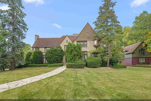 $649,900 | 187 East Division Street, Fond du Lac, WI 54935