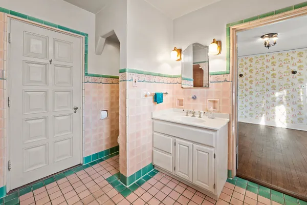 $649,900 | 187 East Division Street, Fond du Lac, WI 54935