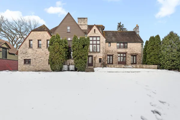 $649,900 | 187 East Division Street, Fond du Lac, WI 54935