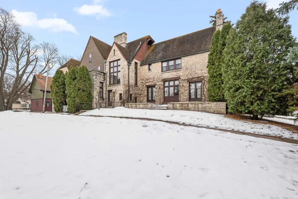 $649,900 | 187 East Division Street, Fond du Lac, WI 54935