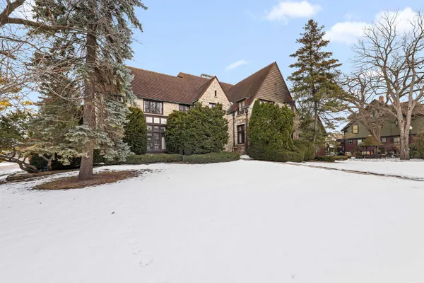 $649,900 | 187 East Division Street, Fond du Lac, WI 54935