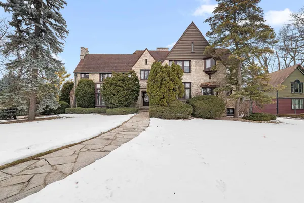 $649,900 | 187 East Division Street, Fond du Lac, WI 54935