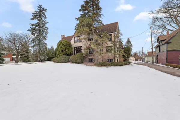 $649,900 | 187 East Division Street, Fond du Lac, WI 54935