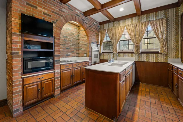 $649,900 | 187 East Division Street, Fond du Lac, WI 54935