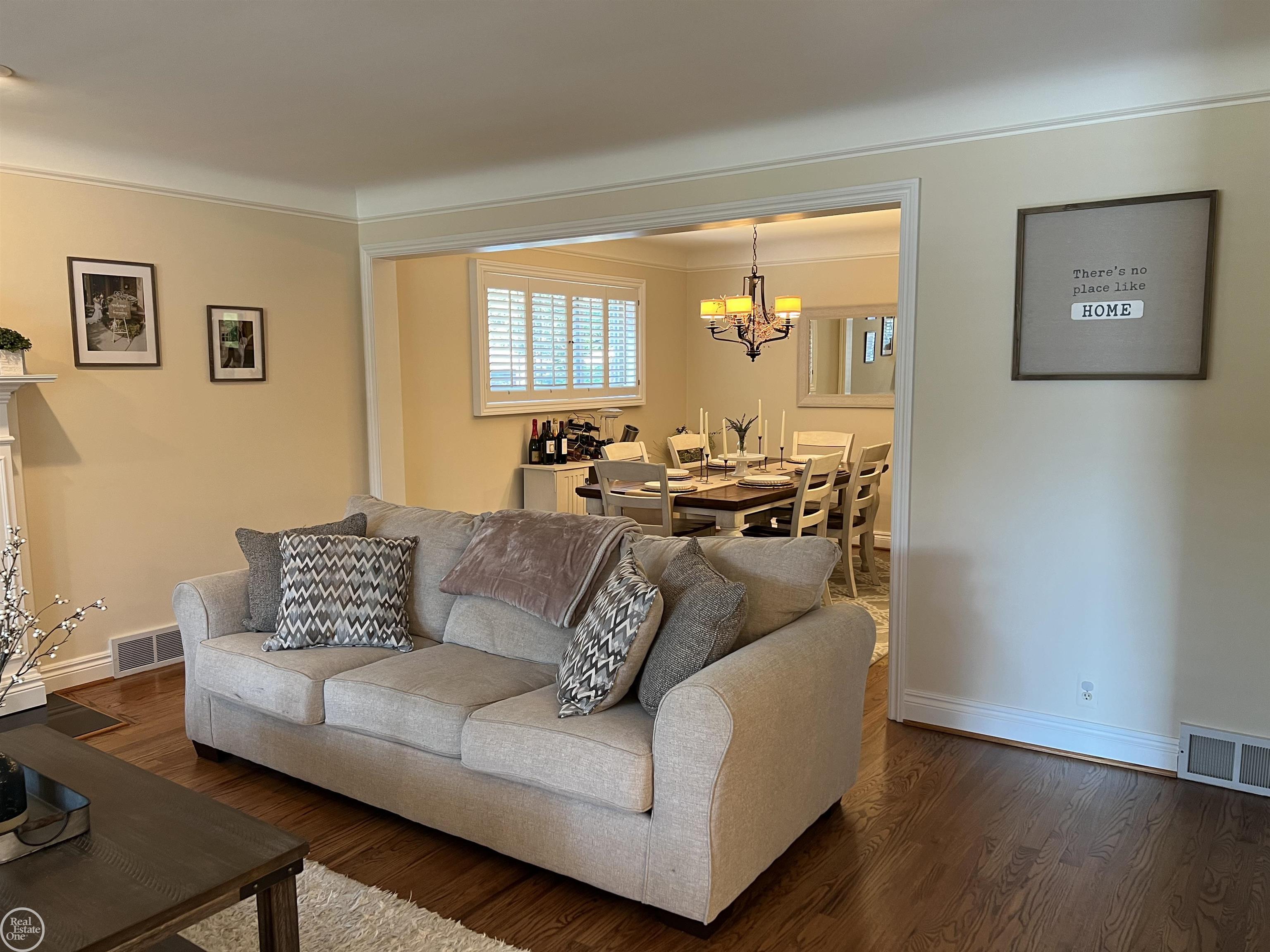 1870 Prestwick Road Grosse Pointe Woods, MI 48236 - Photo 19 of 66