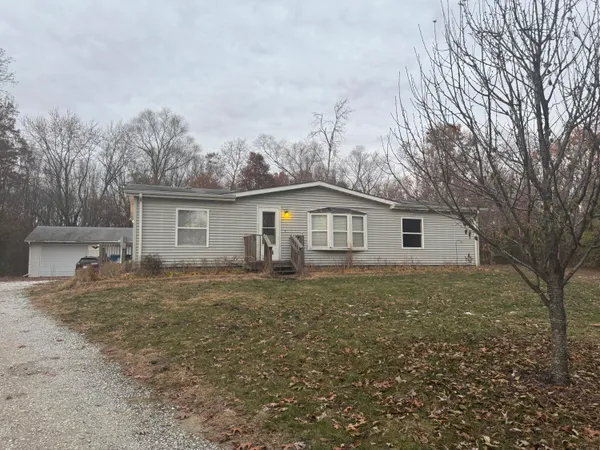 $190,000 | 1298 Highway 10, Wheatfield, IN 46392