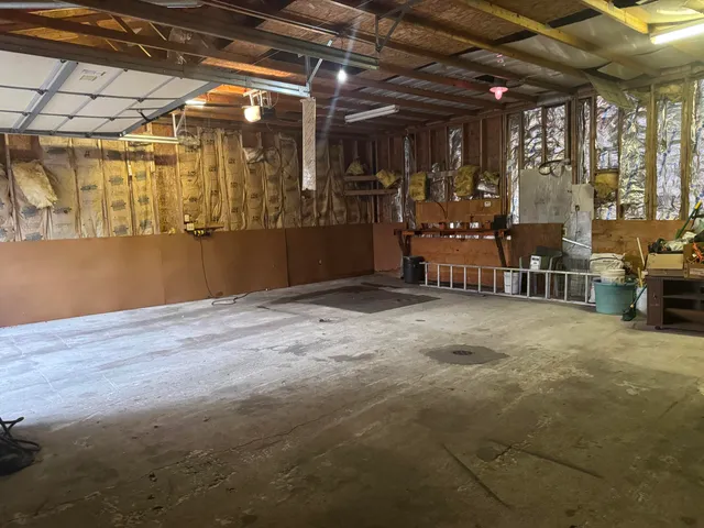 a view of a garage room