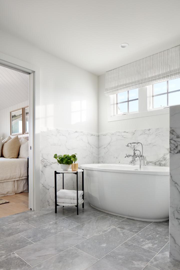 2080 Cully Place San Jose, CA 95124 - Photo 9 of 34 a bathroom with a bathtub and a couch
