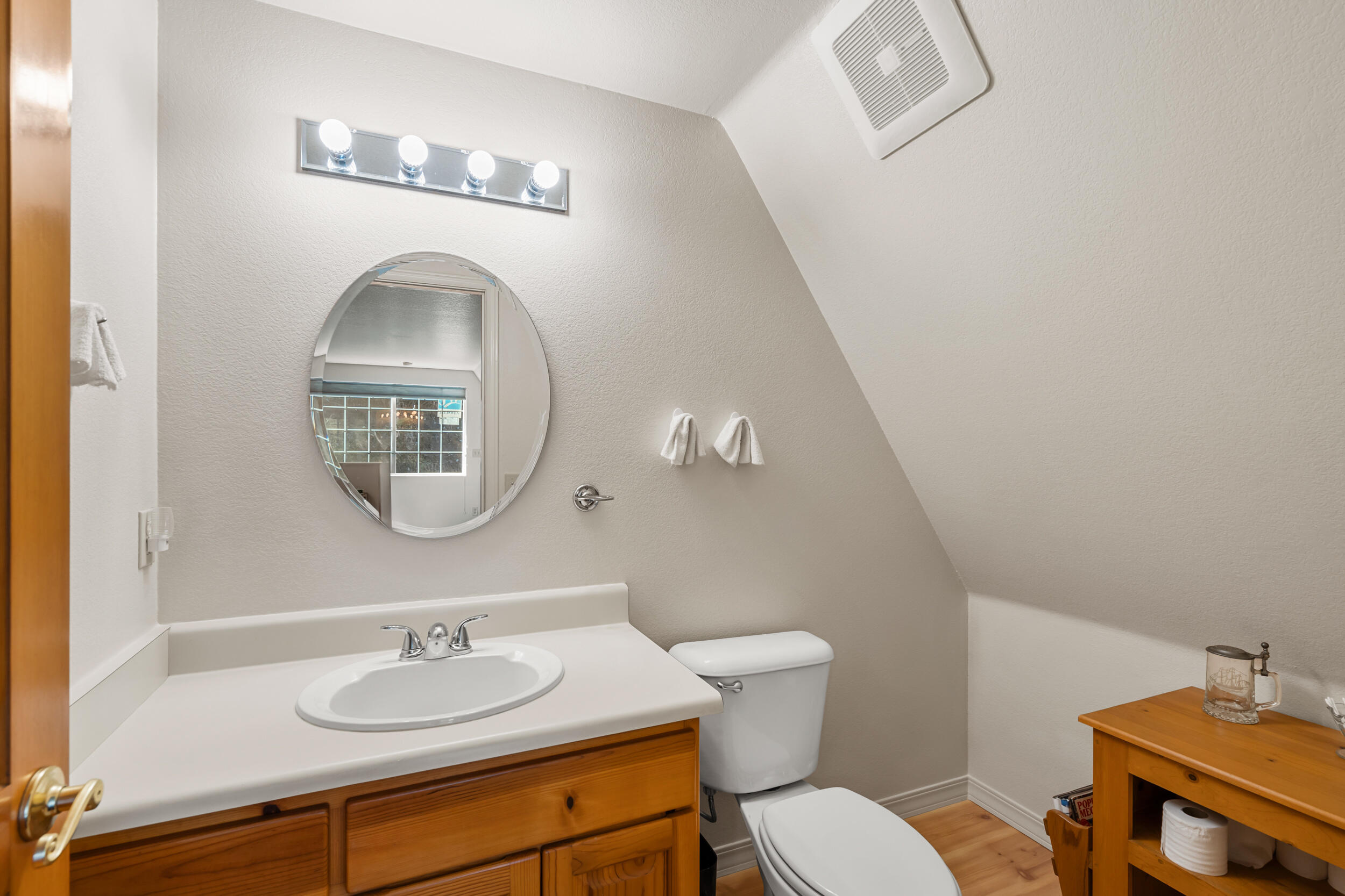 4892 North River Road Gold Hill, OR 97525 - Photo 19 of 35 12 Upstairs Half Bath