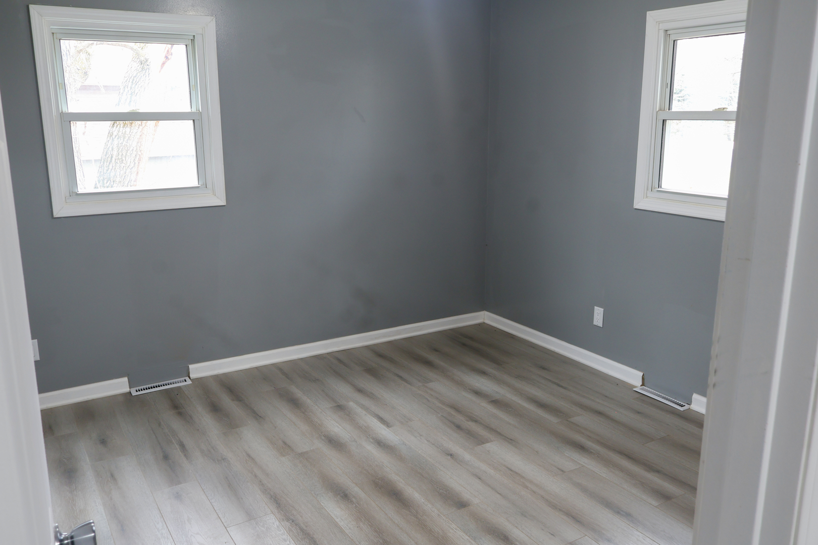 8403 Grange Hall Road Garden Prairie, IL 61038 - Photo 10 of 26 an empty room with a window