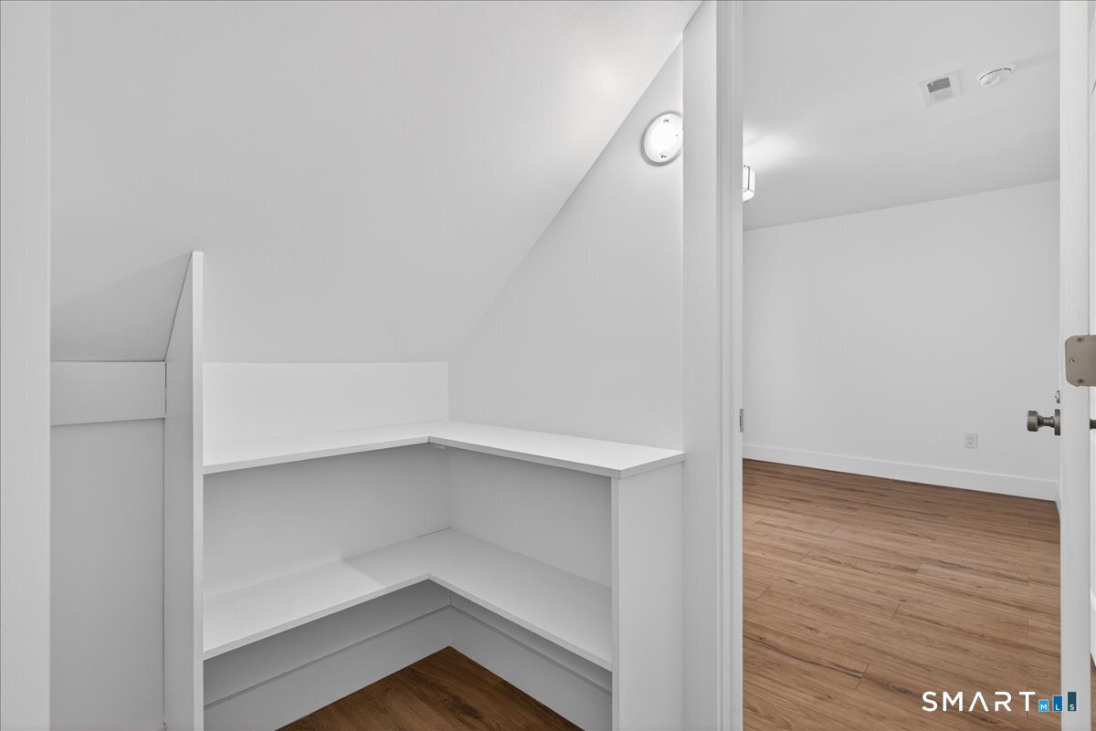 59 Southmayd Road Waterbury, CT 06705 - Photo 11 of 22