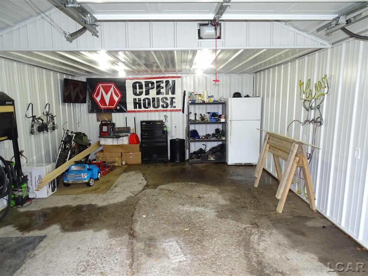 1612 Moore Road Adrian, MI 49221 - Photo 17 of 19 31372992-16.JPG