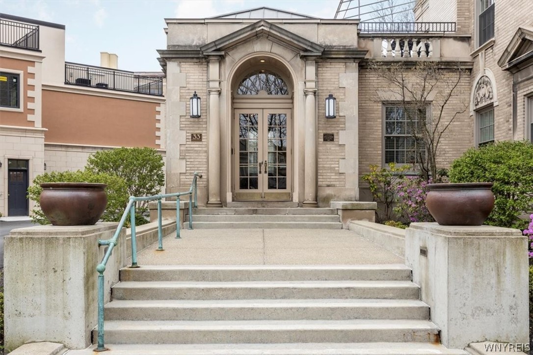 33 Gates Circle, Unit 2B Buffalo, NY 14222 - Photo 2 of 23