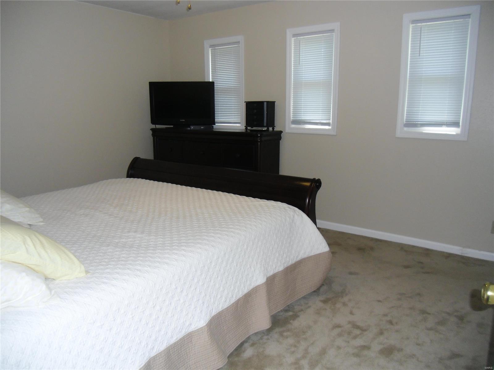 5764 Old Alton Road Granite City, IL 62040 - Photo 13 of 27 Gallery Image 13