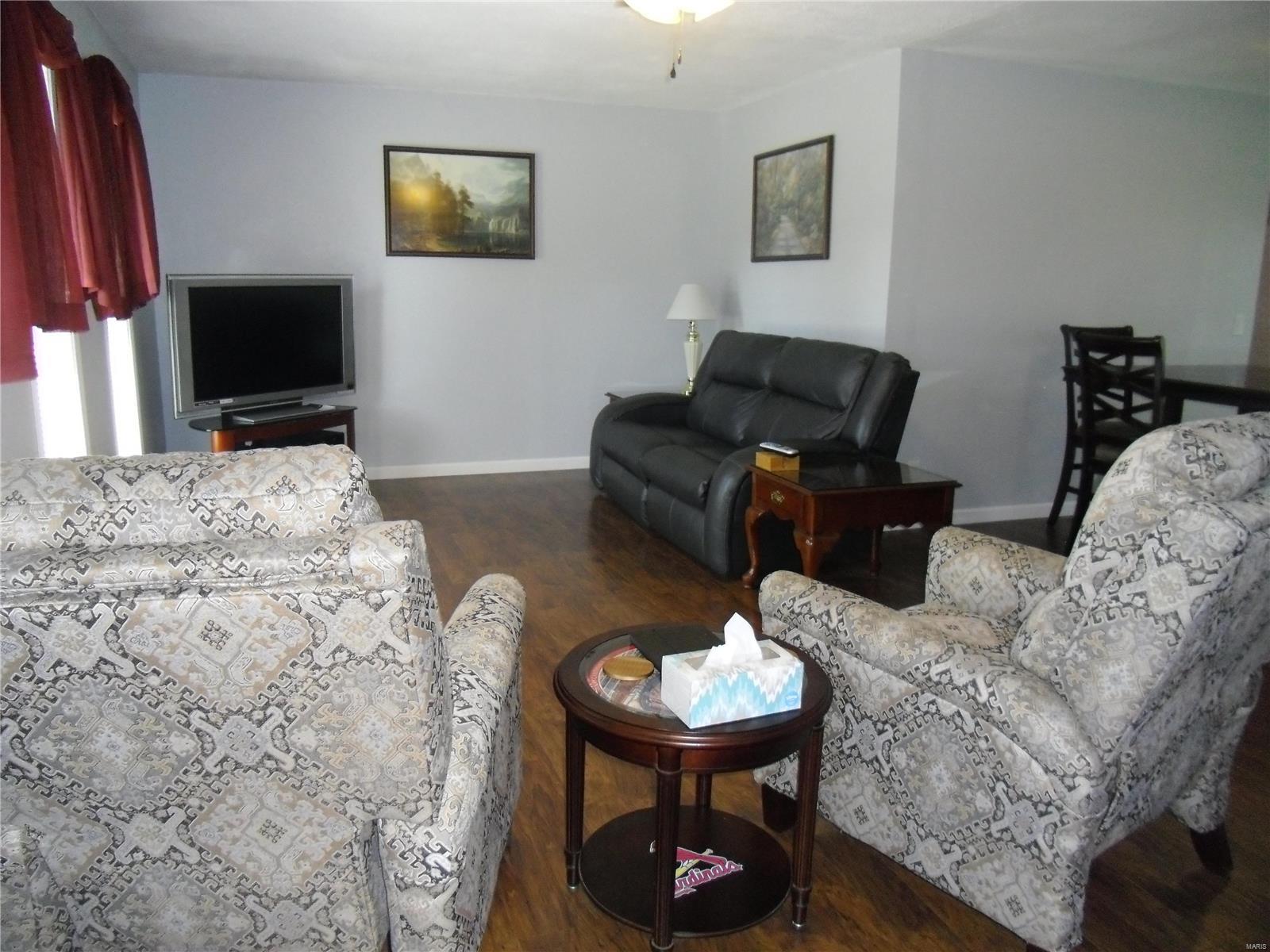 5764 Old Alton Road Granite City, IL 62040 - Photo 4 of 27 Gallery Image 4