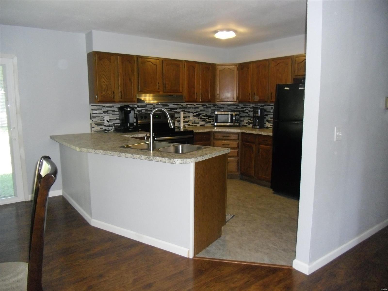 5764 Old Alton Road Granite City, IL 62040 - Photo 6 of 27 Gallery Image 6
