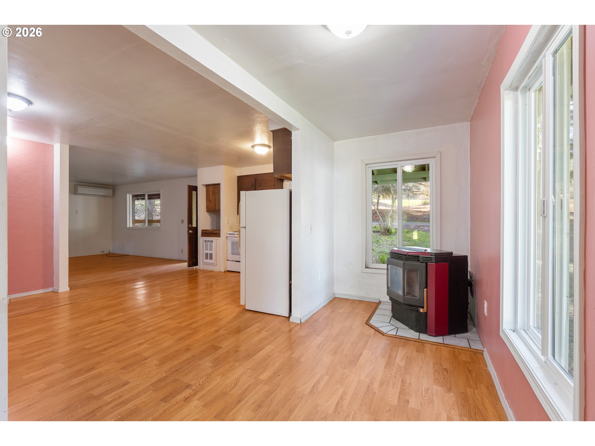 23939 Raze Road Elmira, OR 97437 - Photo 14 of 44 Kitchen/Dining Room