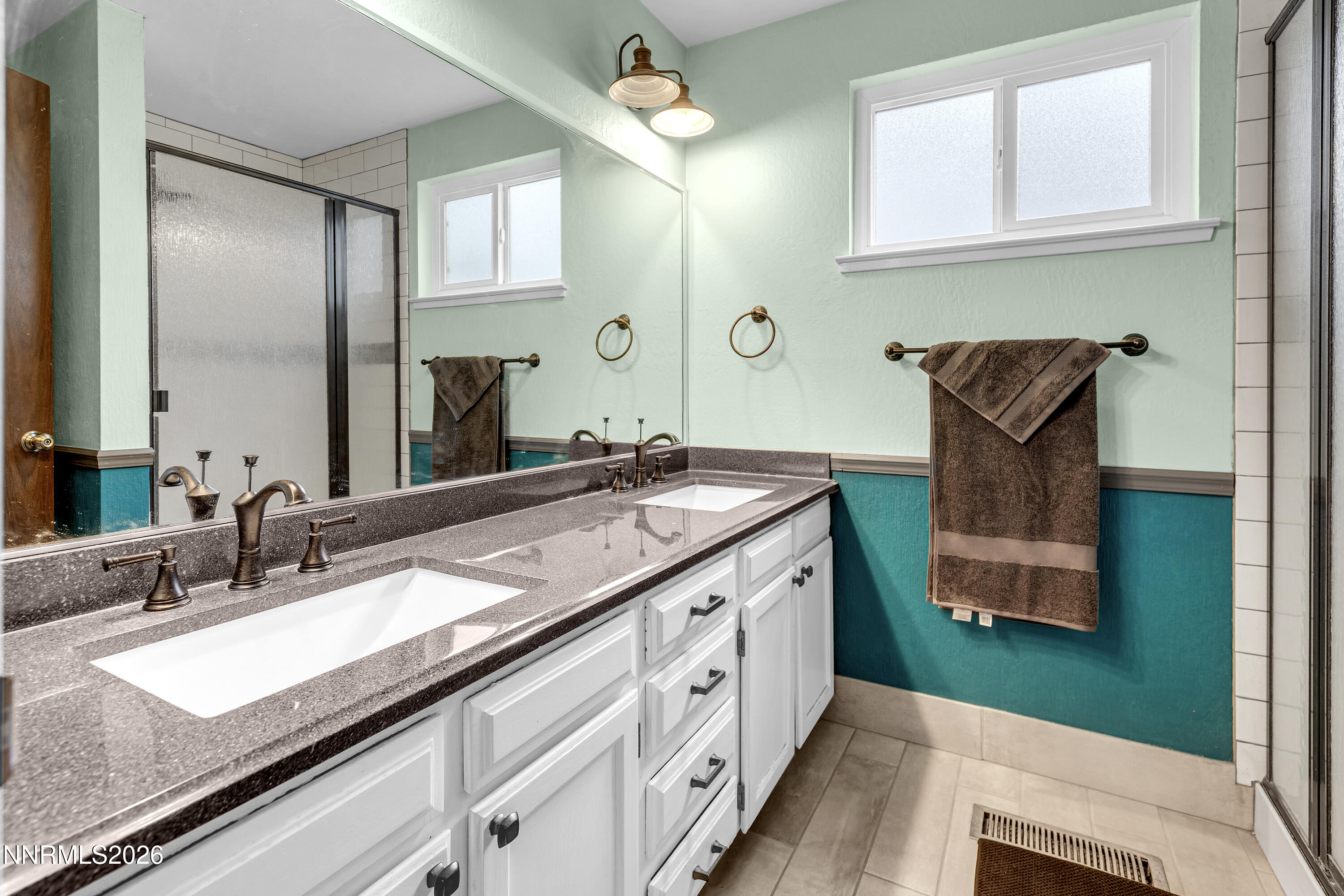 4455 Matich Drive Reno, NV 89502 - Photo 17 of 28 Primary bathroom