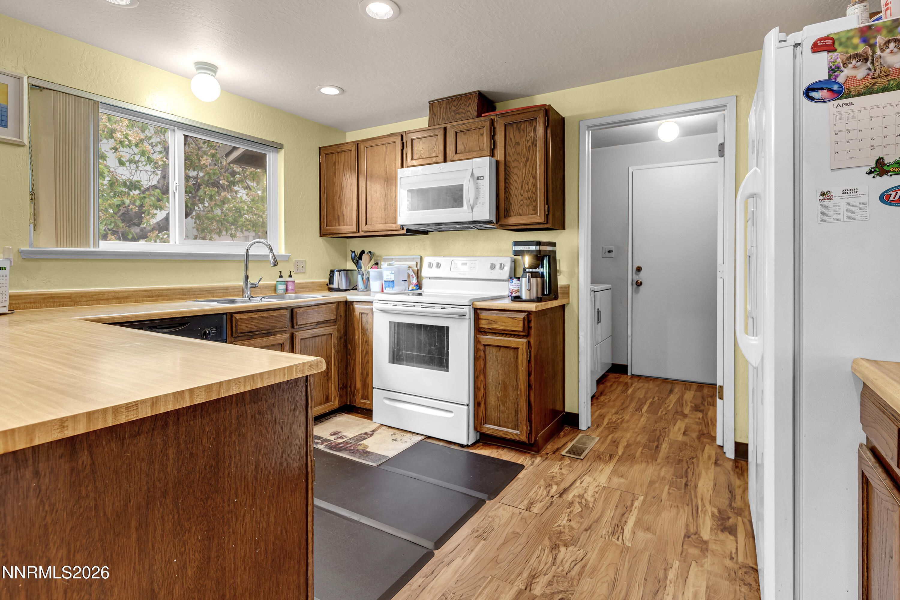 4455 Matich Drive Reno, NV 89502 - Photo 10 of 28 Kitchen into laundry room