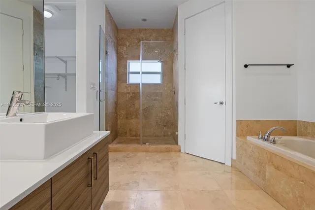 $6,800 | 2784 Southwest 34th Avenue, Miami, FL 33133