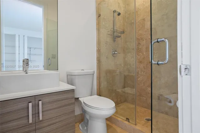 $6,800 | 2784 Southwest 34th Avenue, Miami, FL 33133