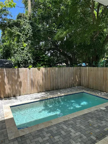 $6,800 | 2784 Southwest 34th Avenue, Miami, FL 33133