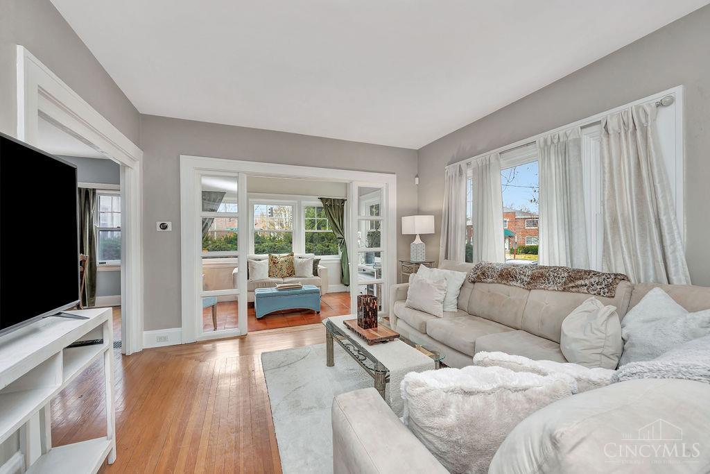 2913 Madison Road Cincinnati, OH 45209 - Photo 2 of 45