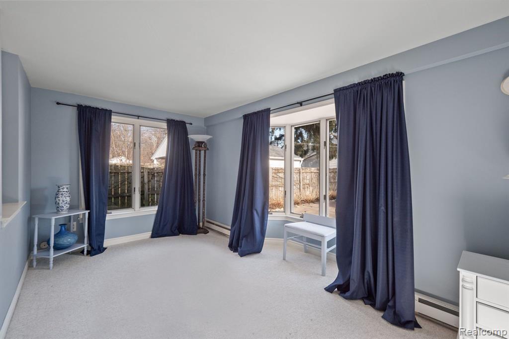 2064 Oxford Road Grosse Pointe Woods, MI 48236 - Photo 14 of 28