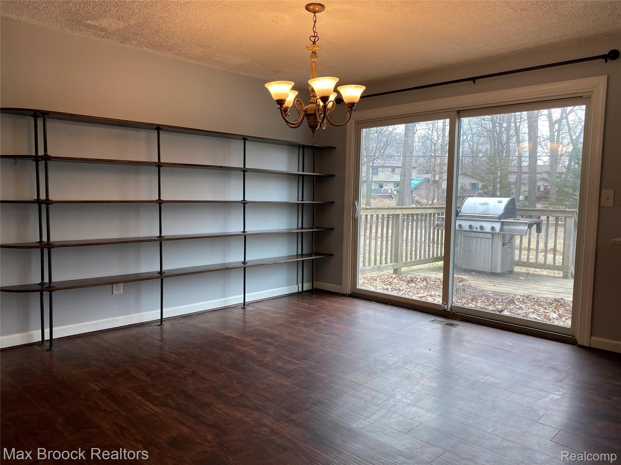 2495 Frankson Avenue Rochester, MI 48307 - Photo 7 of 22 Patio door.jpg