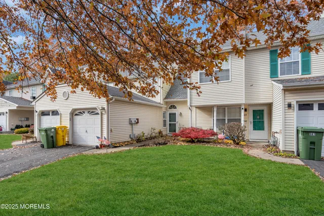 a front view of house with yard