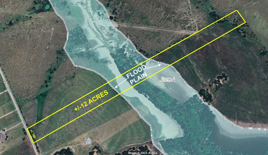 a view of a tennis court