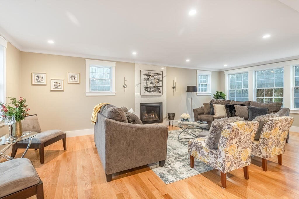19 Windsor Road Westwood, MA 02090 - Photo 11 of 31 Gallery Image 11