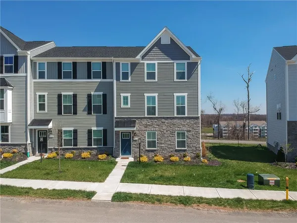 $350,000 | 1146 Olivia Drive, Oakdale, PA 15071