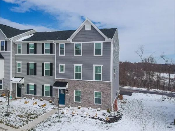 $350,000 | 1146 Olivia Drive, Oakdale, PA 15071