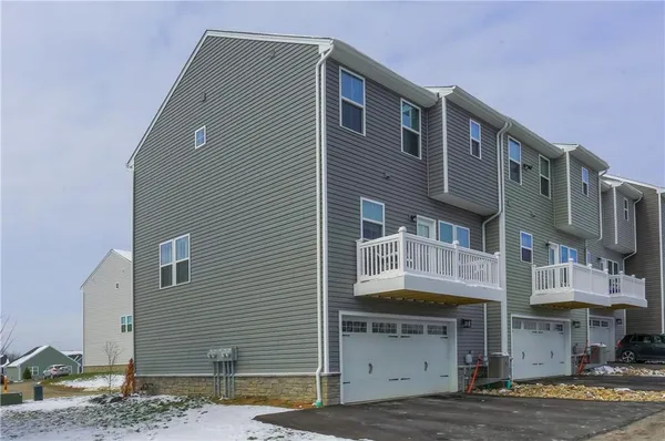 $350,000 | 1146 Olivia Drive, Oakdale, PA 15071