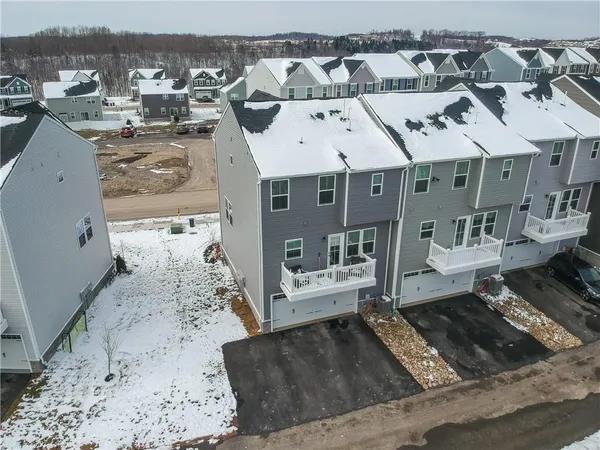 $350,000 | 1146 Olivia Drive, Oakdale, PA 15071