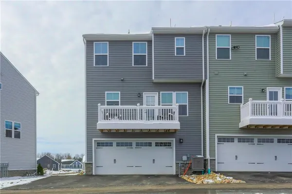 $350,000 | 1146 Olivia Drive, Oakdale, PA 15071