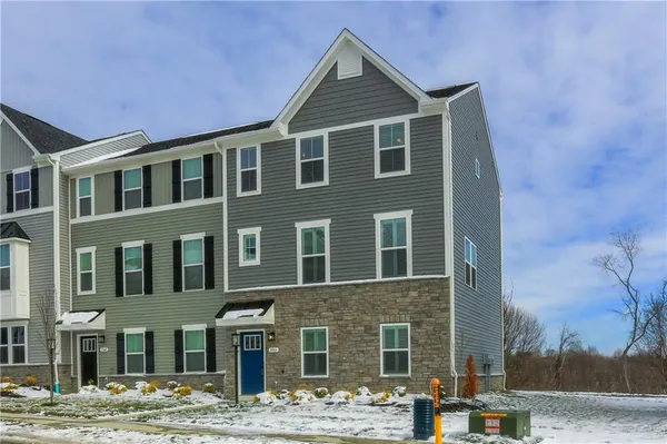 $350,000 | 1146 Olivia Drive, Oakdale, PA 15071