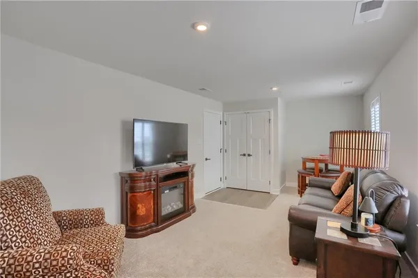 $350,000 | 1146 Olivia Drive, Oakdale, PA 15071